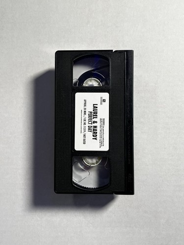 Laurel & Hardy 5-Tape VHS Box Set (1999) - Picture 22 of 24