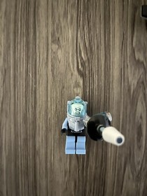 LEGO DC Superheroes Set #76000 Arctic Batman vs. Mr Freeze Aquaman on Ice