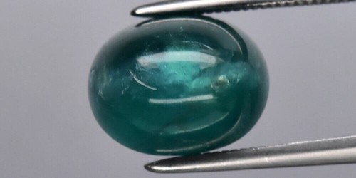 Apatite vert de glace en cabochon ovale effet oeil de chat de 4.55Cts - Photo 2/3