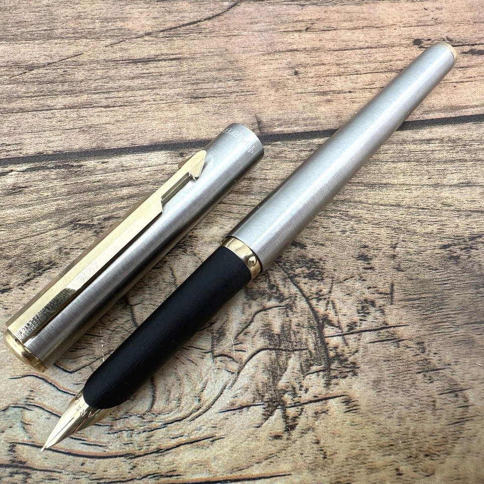 PARKERPL FOUNTAIN PEN NIB:F VINTAGE BLACK SILVER MADE IN U.S.A WITH BOX A362 - Image 2 of 4