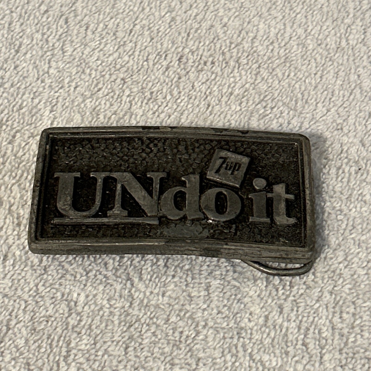 VINTAGE 1977 UNDO IT 7UP THE UNCOLA PEWTER BERGAMOT BRASS WORKS BELT BUCKLE