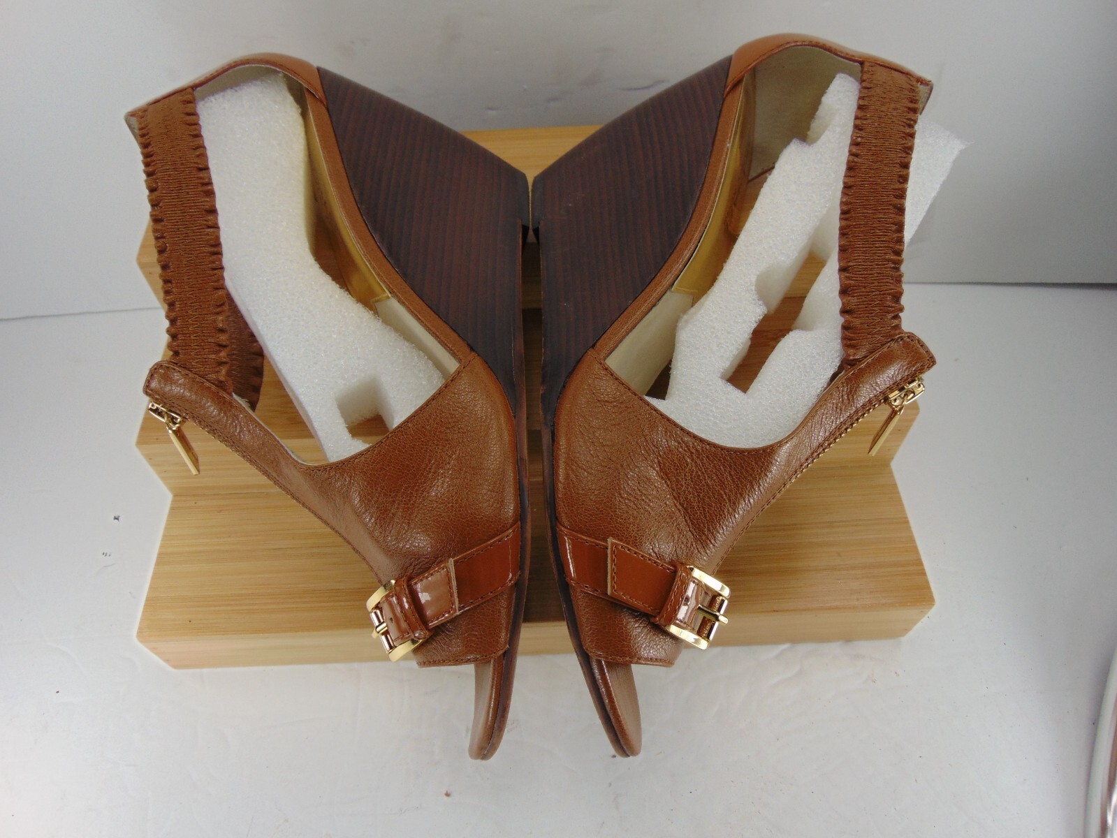 Michael Kors BROWN LEATHER Zip Front Wedge SANDAL 9 1… Gem