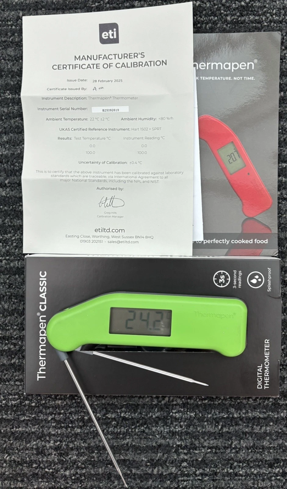 Thermapen classic(Green) Thermometer food probe with Calibration Cert
Opens in a new window or tab