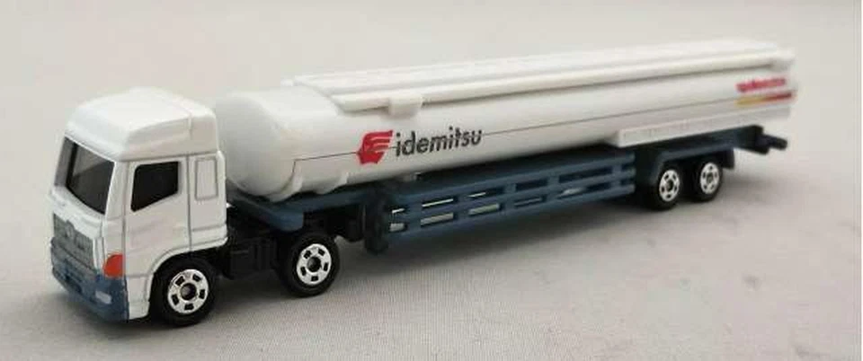 TAKARA TOMY Long Tomica Idemitsu Kosan 110th Anniversary Tank Lorry - Image 3 of 4
