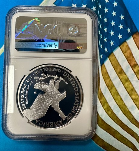 2021-W UCAM PF70 35TH ANNIVERSARY SILVER EAGLE LANDING T-2 NGC SPECIAL LABEL - Picture 2 of 3