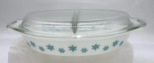 VTG PYREX Snowflake Divided Casserole Dish White Turquoise 1-1/2 QT w/Lid Nice!