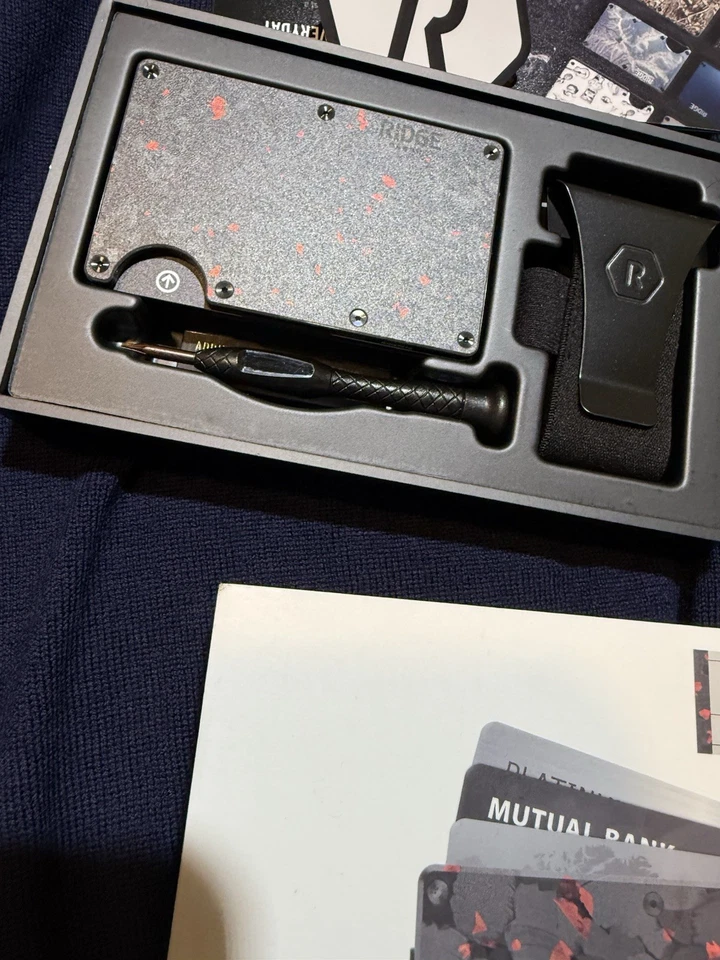 Cartera Ridge (carbono ámbar forjado) - Nueva en caja Foto 3 de 4