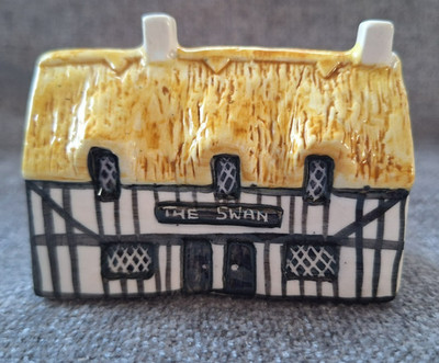 Tey Terra Crafts Countryside Collection ,,Britain in Miniature/''The Swan  Pub