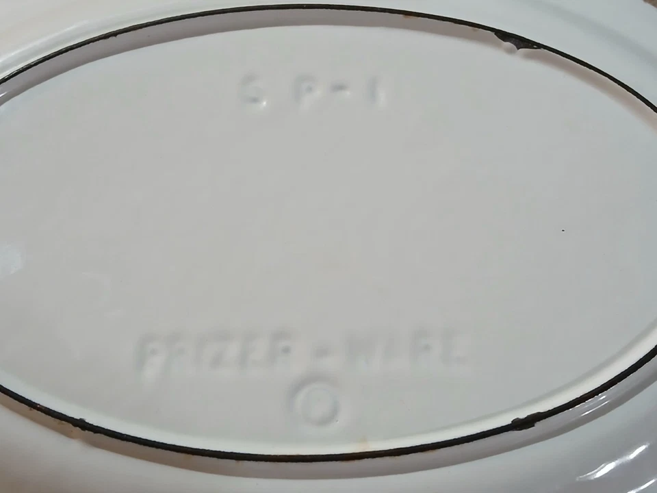 1950s Prizer-Ware Blue Tulip Cast Iron Platter. - Image 3 of 4