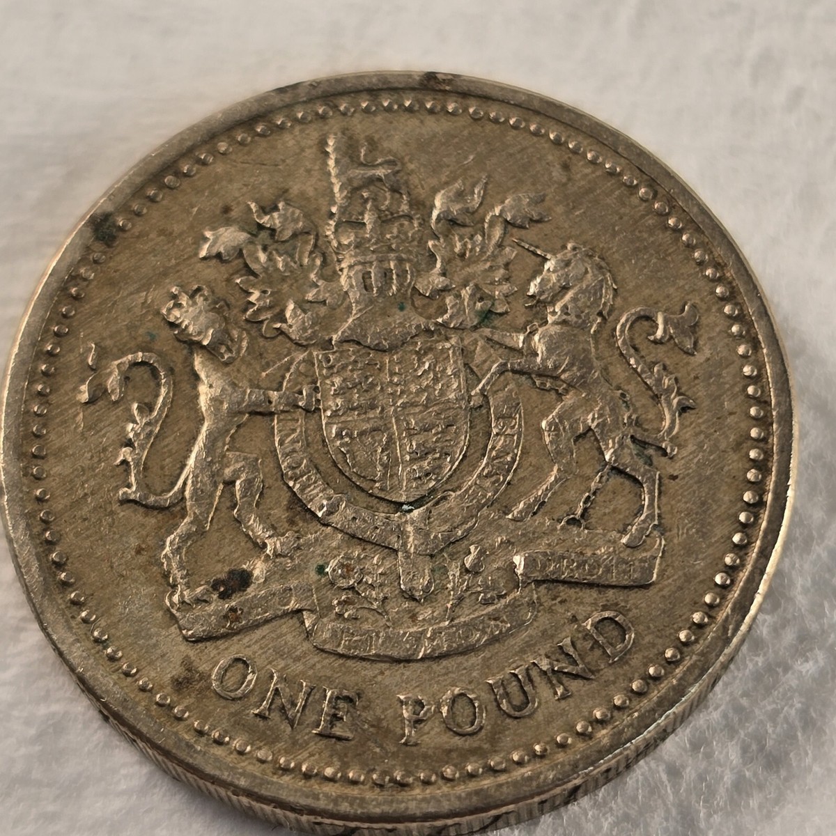 1983 Queen Elizabeth II One Pound Coin Error 