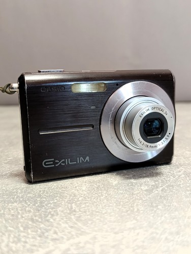 Casio Exilim EX-Z5 5.0MP Compact Digital Camera Tested - Full Box of Accessories - Picture 2 of 11