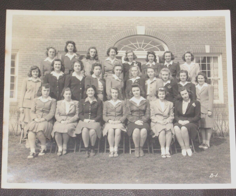 Original Vintage Photograph - Newark, Ohio All Girls Class - c.1940