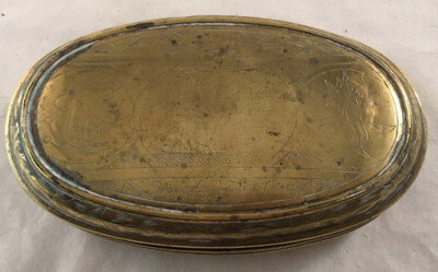 ANTIQUE DUTCH OVAL BRASS ENGRAVED TOBACCO BOX WITH CREST 18TH CENTURY