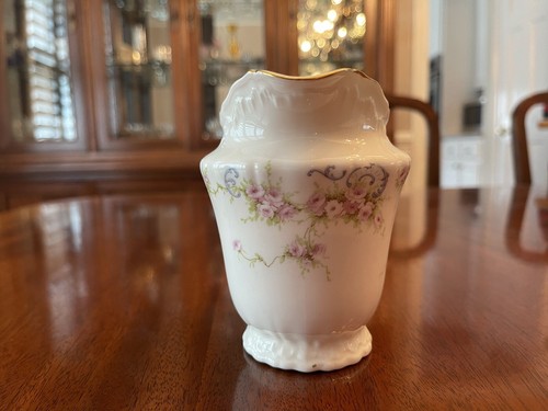 Haviland Creamer 4 1/4” - Pattern Yvonne - Picture 3 of 6