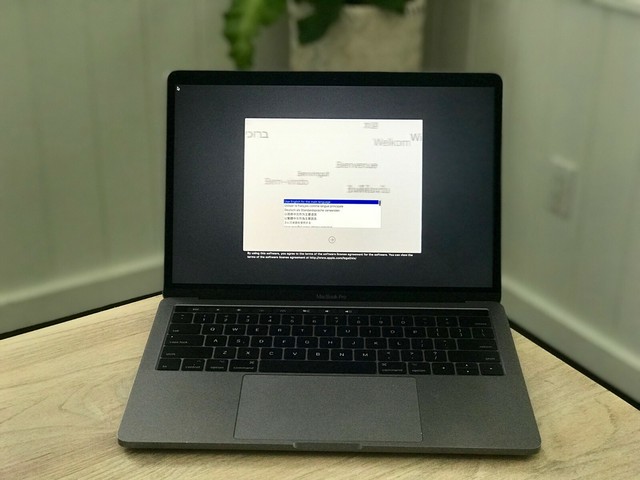 Apple Macbook Pro 13 17 3 5ghz I7 16gb 256gb Touch Bar 7 Cycle For Sale Online Ebay