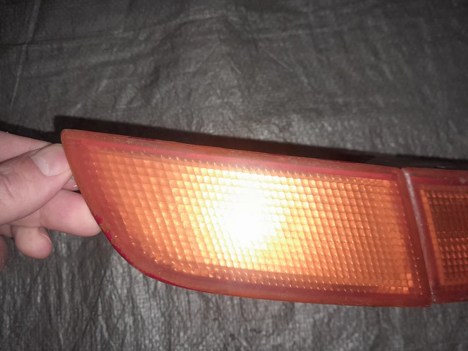 91-95 Toyota MR2 parachoques delantero señal de giro bombilla enchufe derecho PASAJERO Foto 3 de 4