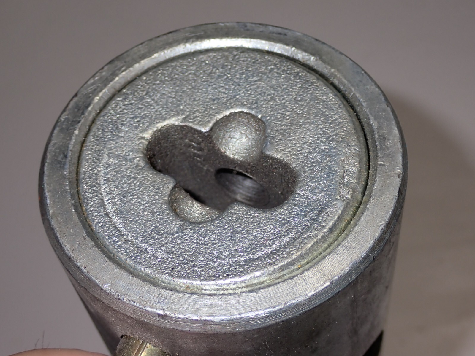 7-0 3/8 ROLLOX DROP FORGED SHANK HOOK USED 