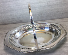Vintage Cake Plate Yeoman Silver Plated Serving Plate. Pierced with  Handle.