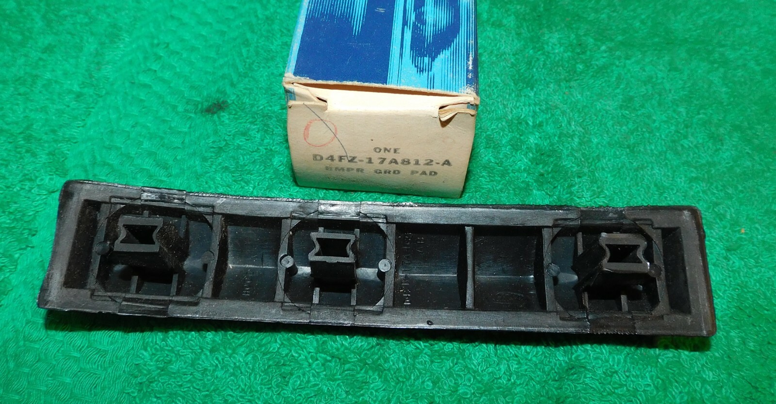 1974 1978 Ford Pinto Mercury Bobcat NOS FRONT Or REAR BUMPER GUARD PAD 1974-1978-ford-pinto-mercury-bobcat-nos-front-or-rear-bumper-guard-pad