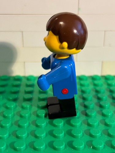 fab13a Basic Figure Human Boy Blue From 390 Set 1986 Lego Minifigure COMPLETE - Picture 4 of 5