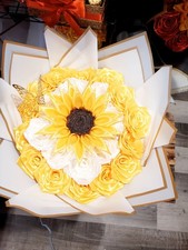 Ramo De Rosas Eternas 23R - 1G / Eternal Roses Bouquet 23 Roses - 1 Sunflower