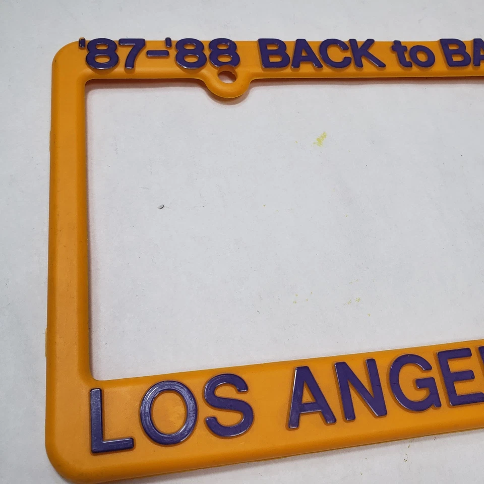 Marco de matrícula vintage 1987/88 Back2back LA Lakers Los Angeles NBA Champs Foto 3 de 4