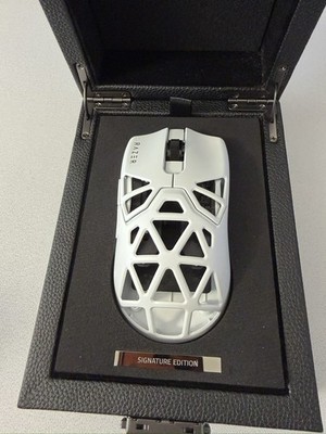 Razer Viper Mini Signature Edition Wireless Gaming Maus White 