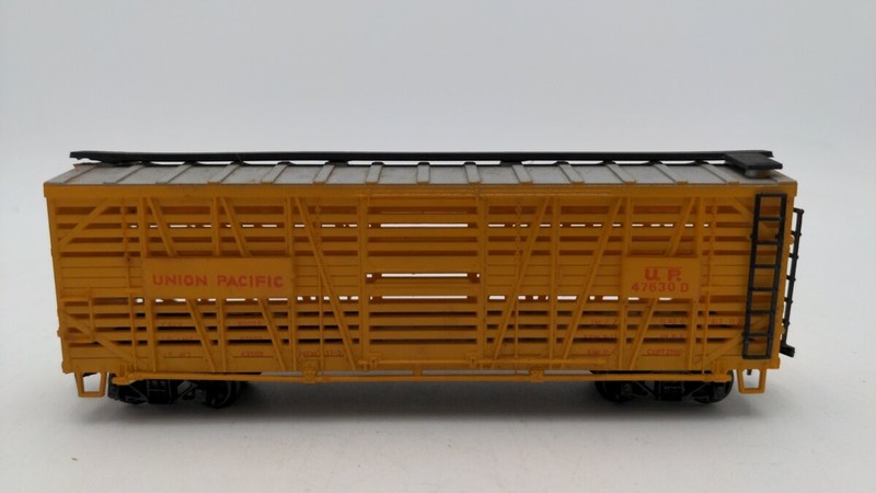 AHM HO Scale Union Pacific Stock Car #47630D