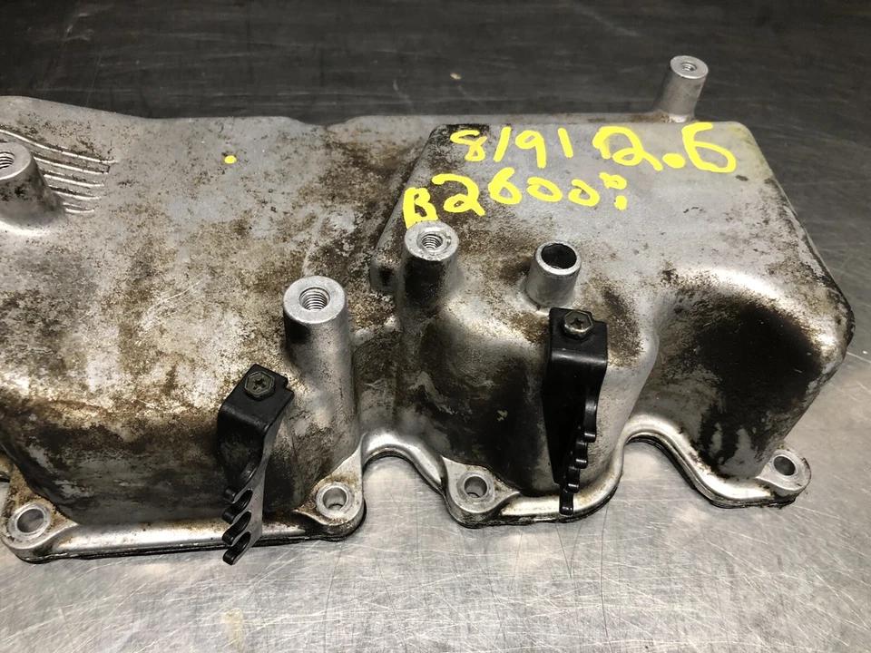 1989-1993 Mazda B2600 2.6 Rocker Valve Cover Foto 2 de 4