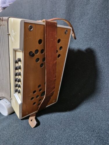Akkordeon Schneider 12 Bässe vintage (kein Hohner Imperial i) - Picture 4 of 9