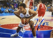 Johannes Thiemann signiert Basketball Japan Foto Unterschrift Autogramm signed