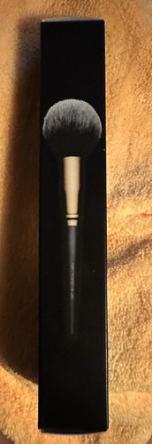 Pat Mcgrath Labs Skin Fetish: Sublime Perfection Powder Brush-Authentic. NIB - Picture 2 of 2