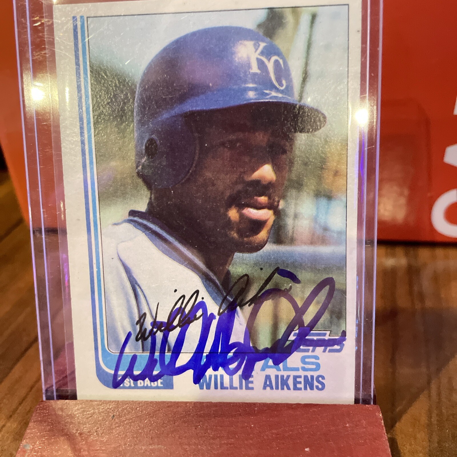 Willie Aikens Signed 1982 Topps Royals