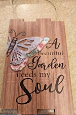 "A BEAUTIFUL GARDEN FEEDS MY SOUL" WOODEN HOME DECOR PICTURES