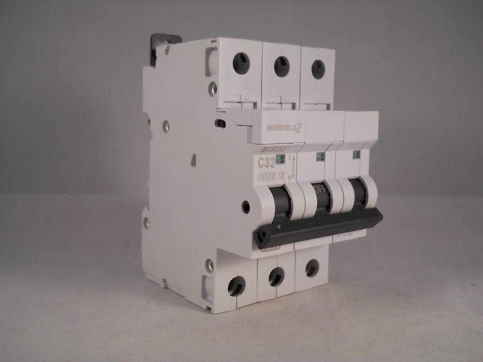MEM MCB 32 Amp Triple Pole 3 Phase Breaker Type C 32A C32 Memshield 2 MCH332