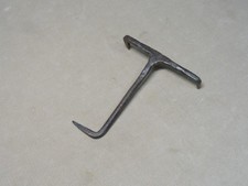 Panca forgiata a mano cane fantastico e antico strumento da falegname