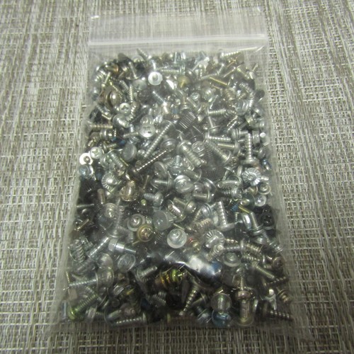 ASSORTED ELECTRONIC SCREWS - 1LB - Picture 4 of 6
