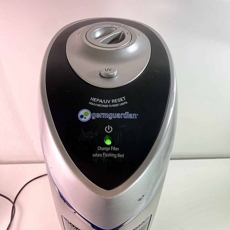 Purificador de aire GermGuardian AC4825E con filtro HEPA 13 gris y luz UV FUNCIONA Foto 2 de 4