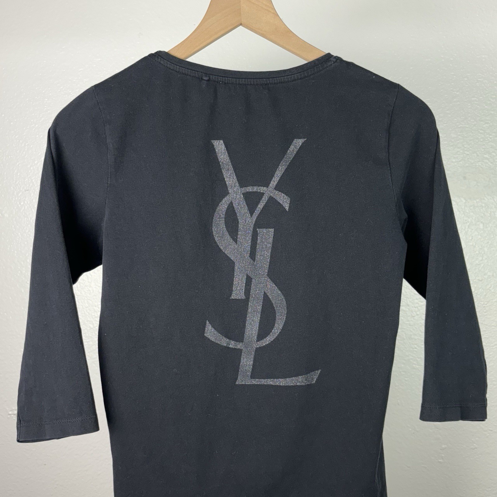 T shirt media Yves Saint Laurent logo grande double face nera scintillante manica 3 4