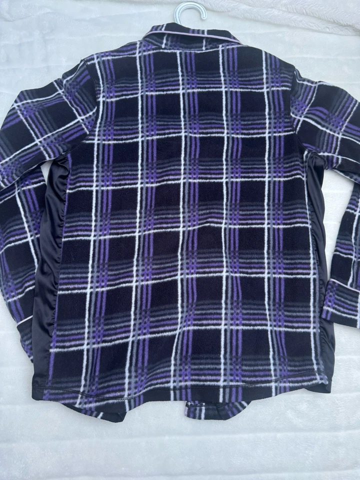 Simply Vera Wang Long Sleeve Black w White Stripe Soft Pajamas 2 Piece Set, Sz M - Image 4 of 4