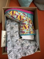 LIMITED EDITION COMIC UGG BOOTS SIZE 1 KIDS