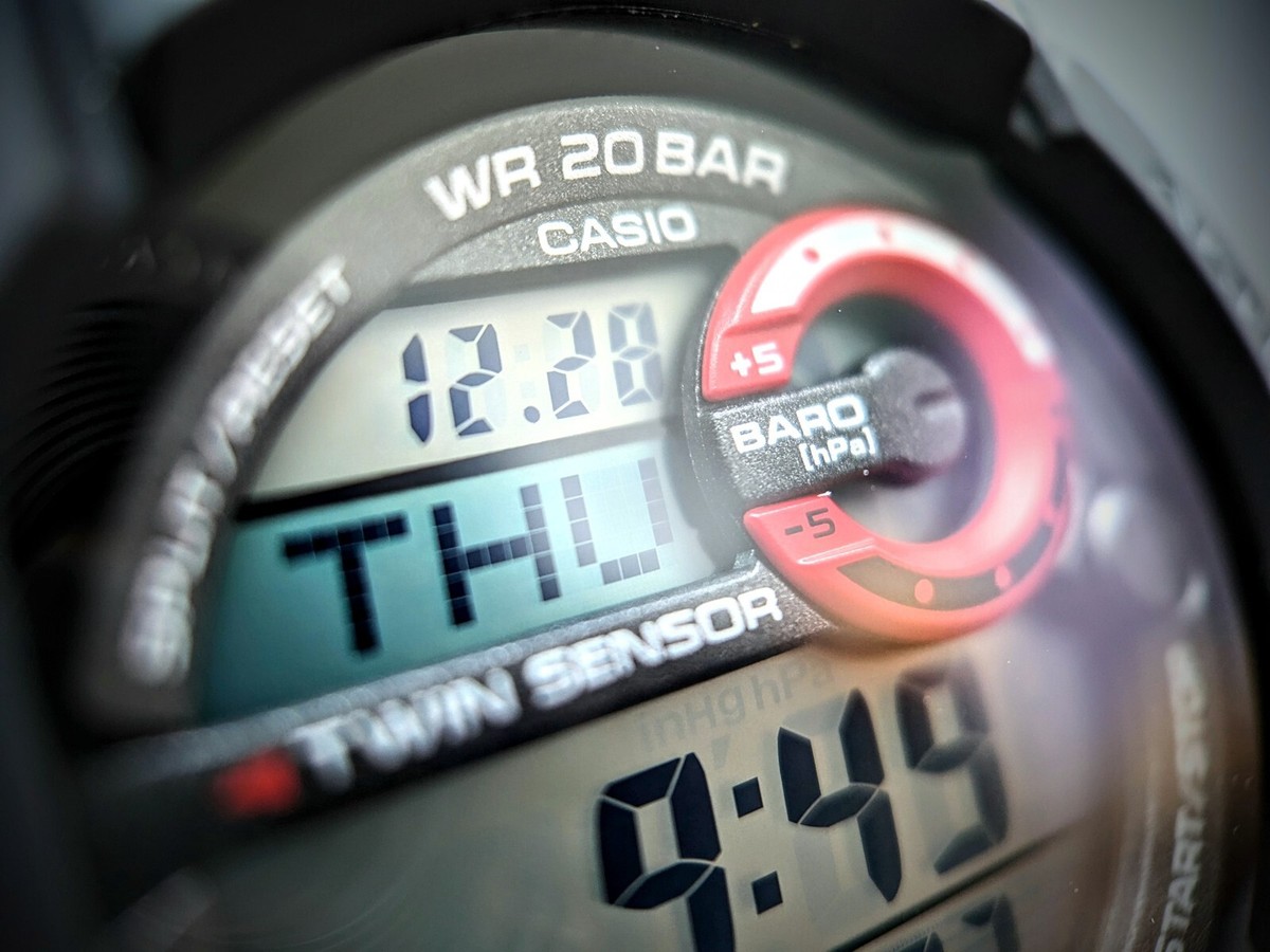 RARE UNIQUE JAPAN DIGITAL Watch CASIO GDF-100. Alti. Barometer