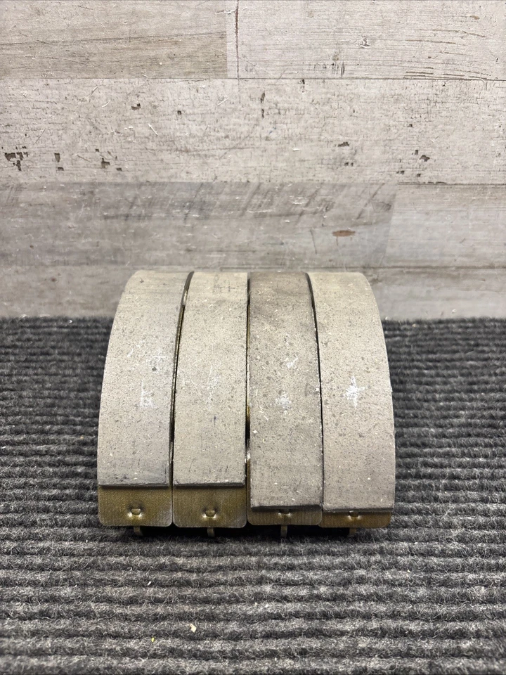 Zapatas de freno de tambor traseras unidas ACDelco 17801B para Toyota Corolla 02-03 Foto 2 de 4