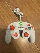 Nintendo Wii / Wii U Yoshi edition wired fight pad video game controller NICE