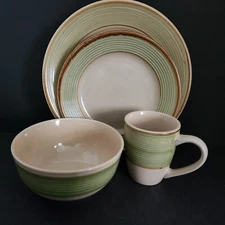 Retreat Green By Gibson Designs 4 Pc. Place Setting. 