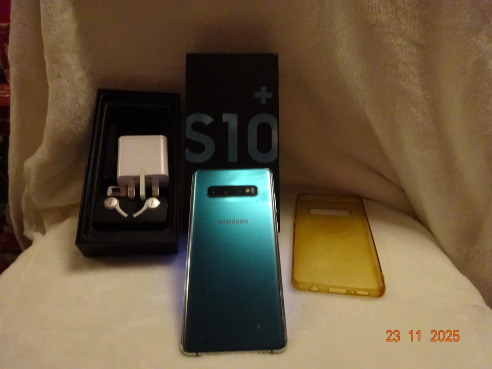 Samsung Galaxy S10+ Plus Box & Accessories Unlocked Ideal Xmas Gift - Image 2 of 2