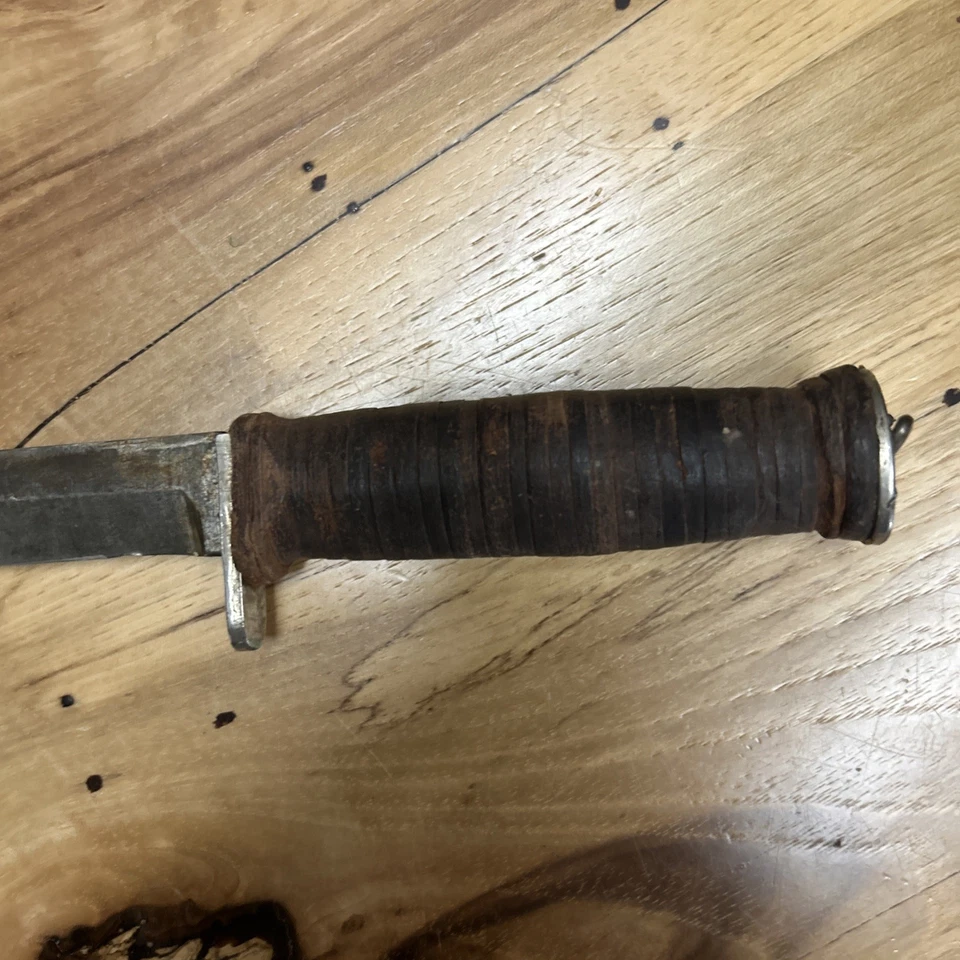 "Cuchillo de lucha Kutmaster posterior a la Segunda Guerra Mundial - Excedente de la Segunda Guerra Mundial hoja de 6"" 11"" en total" Foto 3 de 4