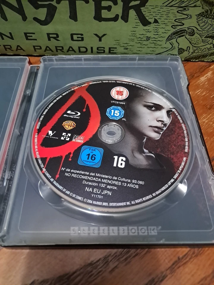 V For Vendetta (Blu-ray Disc, 2012, Steelbook) - Image 3 of 3