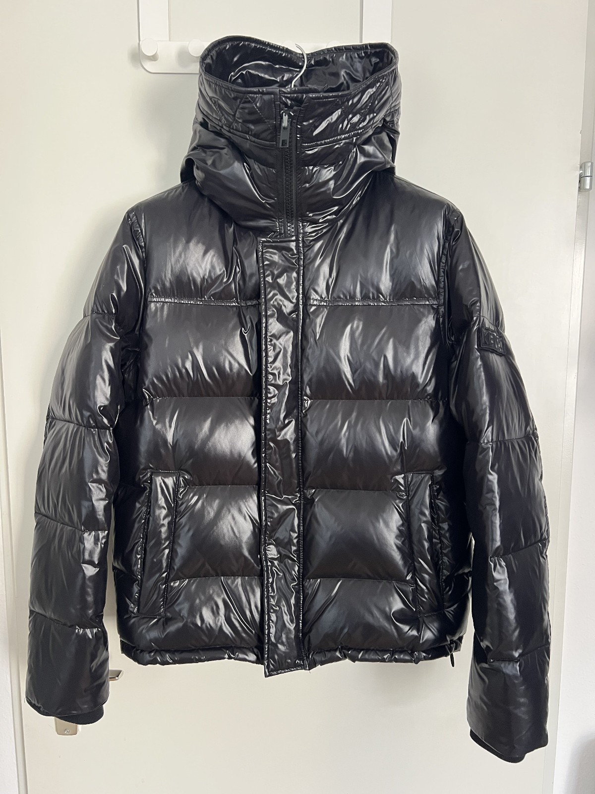 KENZO Chaqueta de Invierno Acolchada con Capucha 'Cápsula de Vacaciones' Color: NEGRO Talla: S