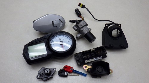 DUCATI Multistrada 1100S '09 Cluster Speedo Meter Fuel tank Key Cylinder SET